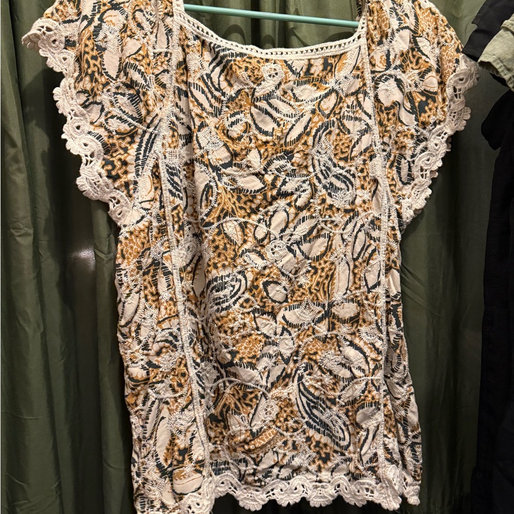 Women's Cream, Black & Mustard Lace-Trim Short Sleeve Top - Picture 2 of 3